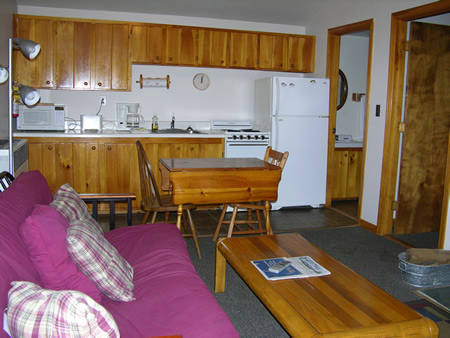 Cottage 5 kitchenette